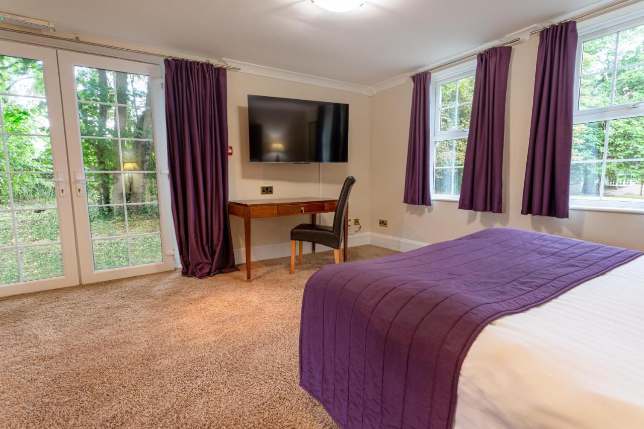 Woodland Manor Hotel
