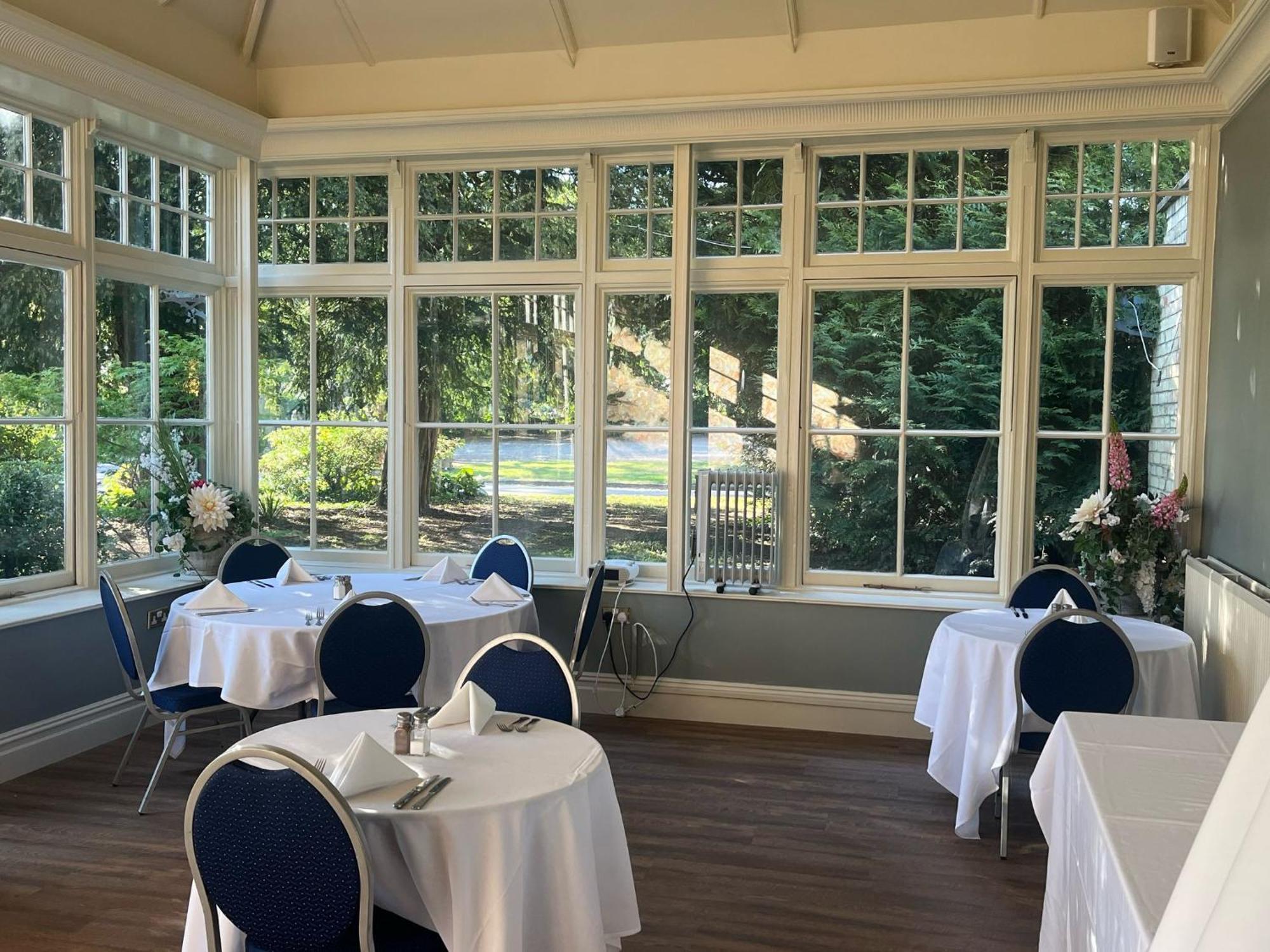 Hotel Woodland Manor 3*